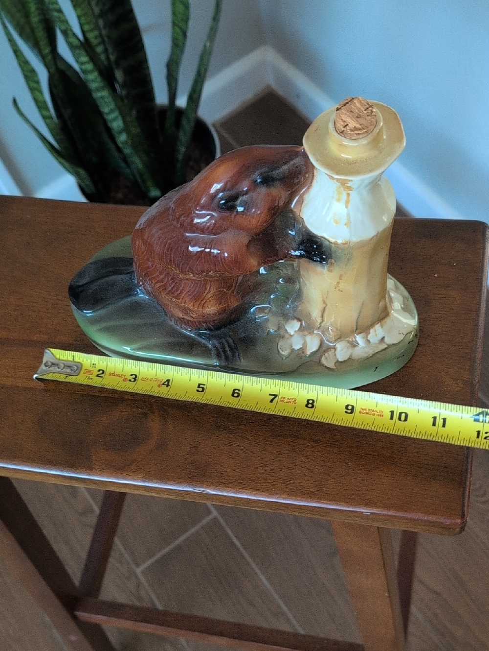 Vintage 1972 Ezra Brooks Ceramic Beaver Decanter - Picture 10 of 11